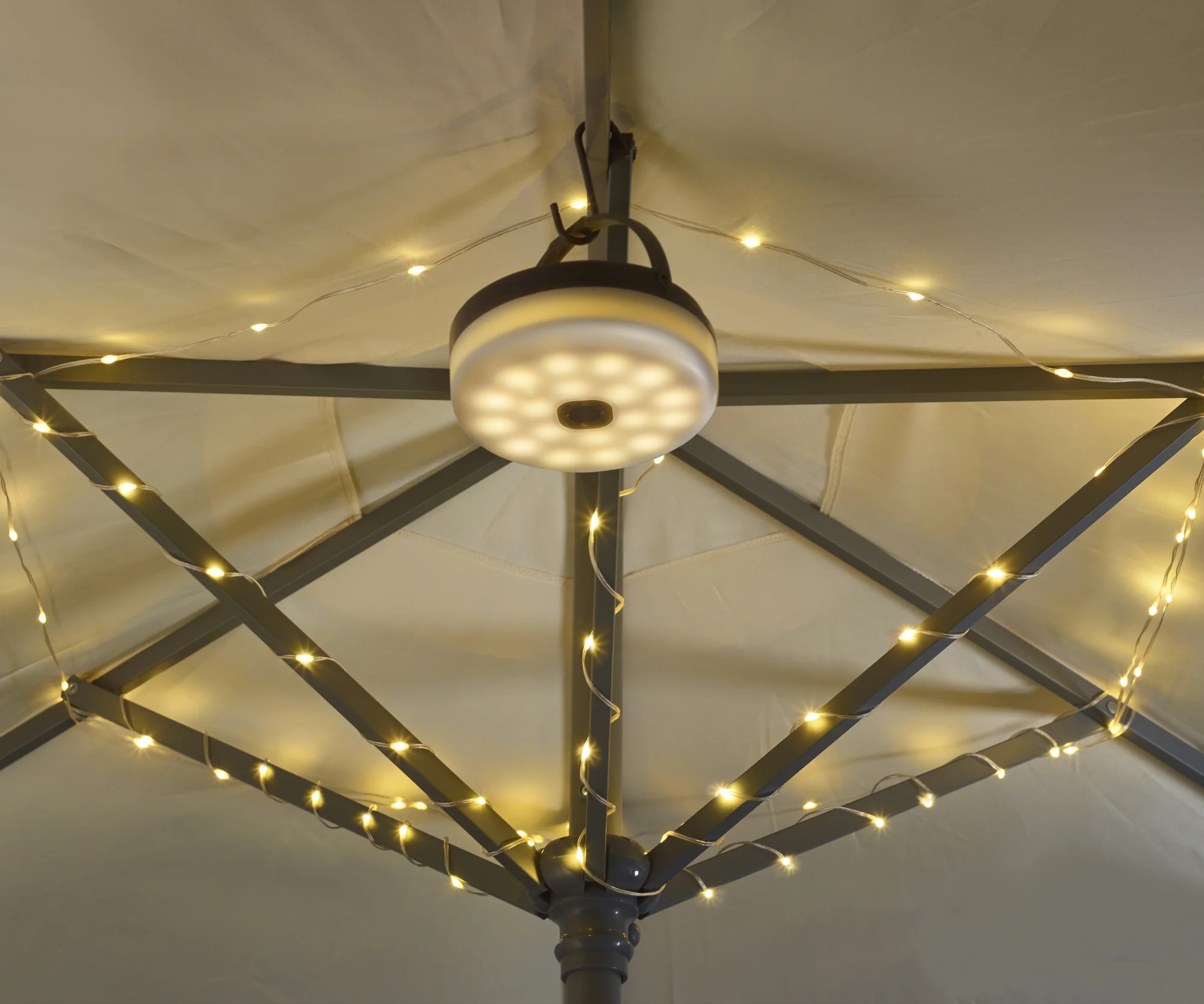 Guirlande solaire rétractable 4-en-1, 100 LED